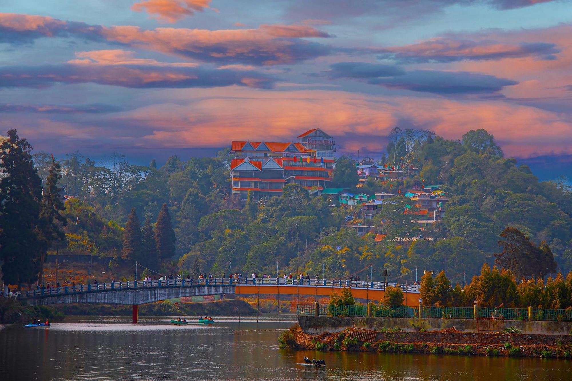 Mount Queens Hill Resort & Spa Mirik Exterior photo