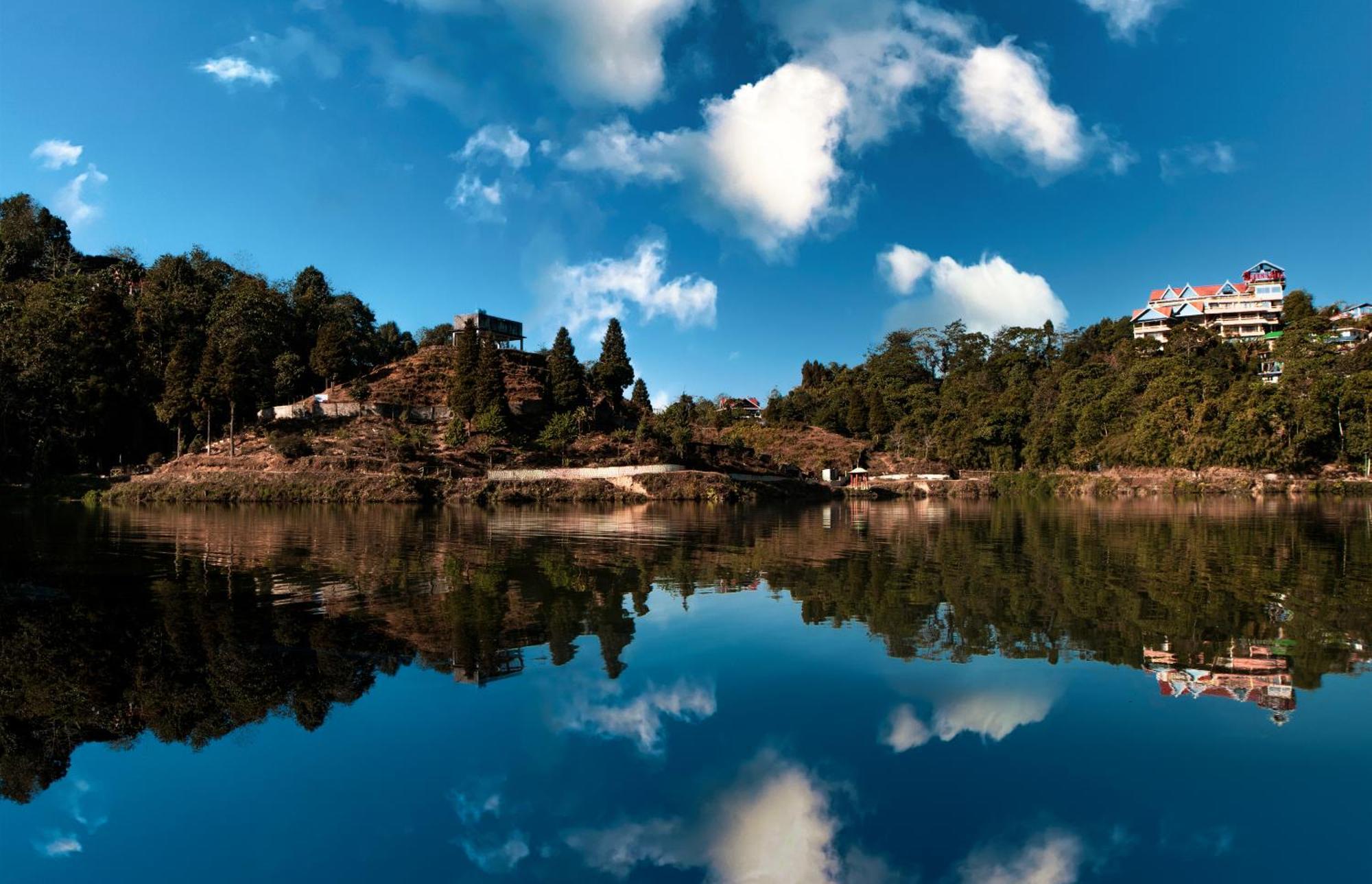 Mount Queens Hill Resort & Spa Mirik Exterior photo